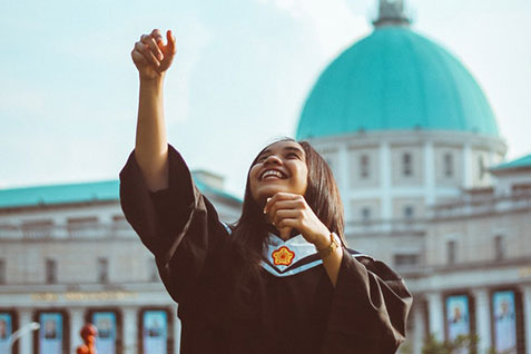 graduate-clm-images@2x